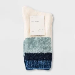 Outlet ⭐ Women's Colorblock Chenille Cozy Crew Socks - A New Day™ 4-10 Surf Blue ❤️